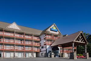 an exterior view of a hotel at Days Inn by Wyndham Waynesville NC in Waynesville