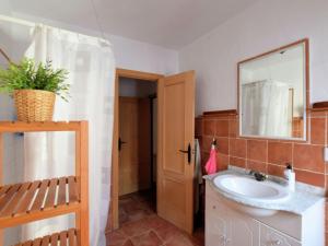 Koupelna v ubytování Holiday Home in Rute with Private Pool