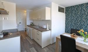 A kitchen or kitchenette at CastleView