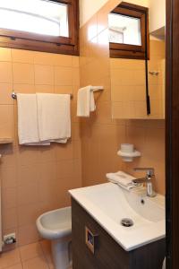 A bathroom at Claudio Appartamenti