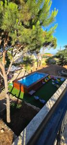 Gallery image of Eagles Nest Guesthouse- Grey Lily Suite in Jrān +4 photos