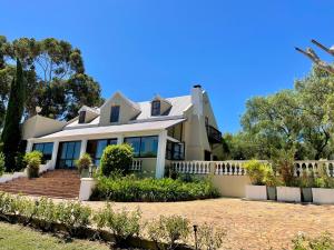 a home in the suburbs of sydney at UnderHill Farm in Klipkraal