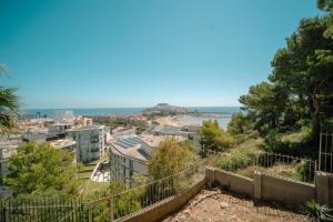 a view of the city from the top at Primestay - Chalet Panamá - Piscina y Vistas al Castillo in Peniscola
