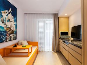 טלויזיה ו/או מרכז בידור ב-Caravel Hotel