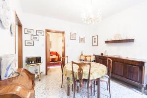 Dining area sa apartment