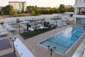 Πισίνα στο ή κοντά στο Wyndham Garden Diyarbakır
