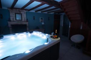 Pont-lʼAbbé-dʼArnoultLa Tillaie SPA et Sauna的相册照片
