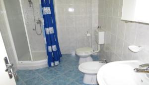 Koupelna v ubytování Apartments Ćorluka + 24 fotografií