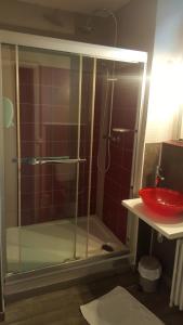 Kupaonica u objektu Hotel des Voyageurs