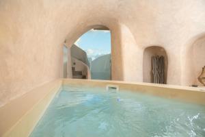 Bazén v ubytování The Dream Santorini nebo v jeho okolí