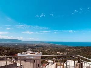 a view of the ocean from the balcony of a house at B&B Casa Chicchina in Ischitella