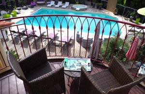 Bazén v ubytování B&B Val D'azur nebo v jeho okolí