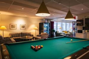 a billiard room with a pool table at Best Western Hotell Lerdalshoejden in Rättvik