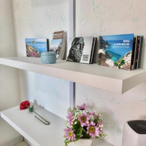 Biblioteket i lägenheten +3 foton
