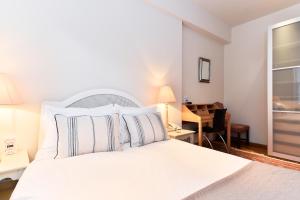 Fotografie z fotogalerie ubytování JOIVY Elegant 3 bed apt with rooftop terrace in Pimlico v Londýně