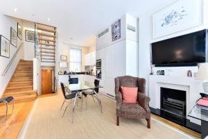 Fotografie z fotogalerie ubytování JOIVY Elegant 3 bed apt with rooftop terrace in Pimlico v Londýně