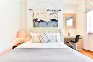 Fotografie z fotogalerie ubytování JOIVY Elegant 3 bed apt with rooftop terrace in Pimlico v Londýně