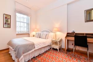 Fotografie z fotogalerie ubytování JOIVY Elegant 3 bed apt with rooftop terrace in Pimlico v Londýně