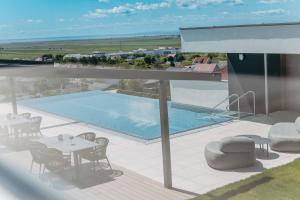 Swimmingpoolen hos eller tæt på Weingut & Gästehaus zum Seeblick - Familie Sattler