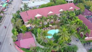 Letecký snímek ubytování Lanta Seafront Resort