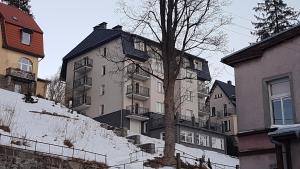 Budova, v ktorej sa apartmán nachádza