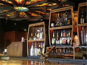 皮克山顶度假水疗酒店酒廊或酒吧区