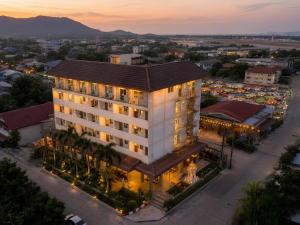 an overhead view of a hotel in a city at night at เดย์ อินน์ บาย วินด์แฮม ระยอง อู่ตะเภา in Rayong