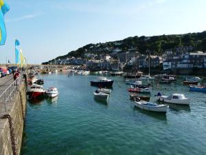 Naturlandskabet i nærheden af feriehuset + 11 billeder