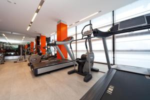 Posilňovňa alebo fitness centrum v ubytovaní RMH MODENA DES ARTS