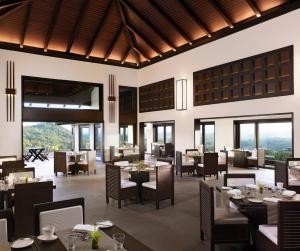 Restaurant o iba pang lugar na makakainan sa Taj Madikeri Resort & Spa Coorg