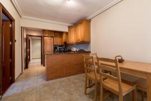 Kuchnia lub aneks kuchenny w obiekcie Calle Magallanes