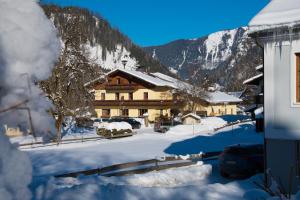 Frühstückspension Haus Mayr under vintern