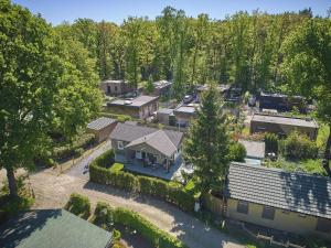 an aerial view of a house with a yard at Barri in Zutendaal