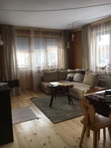 Posedenie v ubytovaní Nosalove Apartamenty