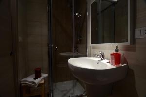 A bathroom at Il Rifugio dei Briganti