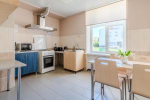 Kuhinja ili čajna kuhinja u objektu Virumaa Hostel