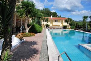 Bazén v ubytování Corfu Pearl nebo v jeho okolí