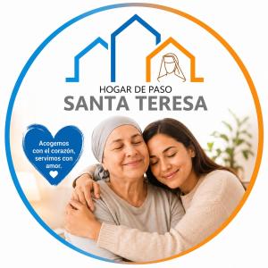 a picture of a mother and daughter hugging at Hogar de Paso Santa Teresa in Cúcuta