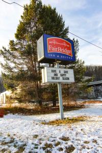 FairBridge Inn and Suites West Point v zimě