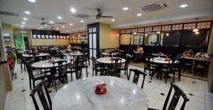 Restaurace v ubytování Pantai Inn Kota Kinabalu