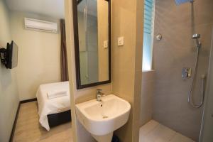 Koupelna v ubytování Pantai Inn Kota Kinabalu