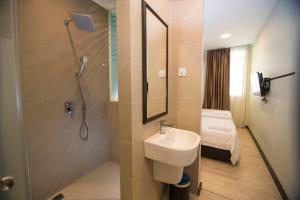 Koupelna v ubytování Pantai Inn Kota Kinabalu