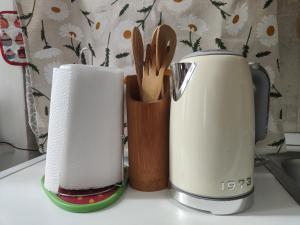 two appliances sitting on a counter with paper towels at Dimora Frasassi - Genga in Genga