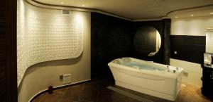 Kúpeľňa v ubytovaní Cumbria Spa Hotel 3* Sup