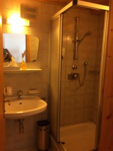 A bathroom at Biohof Sauschneider Még 37 kép