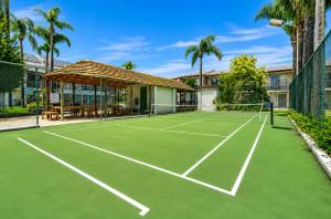 an image of a tennis court at Sea Breeze Apartment in Mandurah