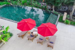 Piscina a Labak River Hotel by EPS o a prop