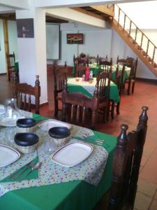 Un restaurante u otro lugar para comer en La Casona Nuñez