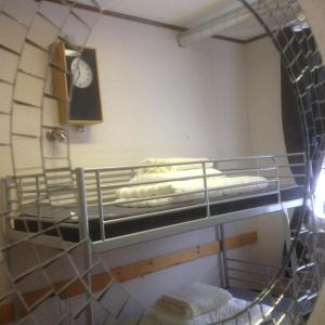 Letto o letti in una camera di Gafsele Lappland Hostel