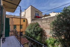 balkon domu ze ścianą w obiekcie Macci5 we Florencji